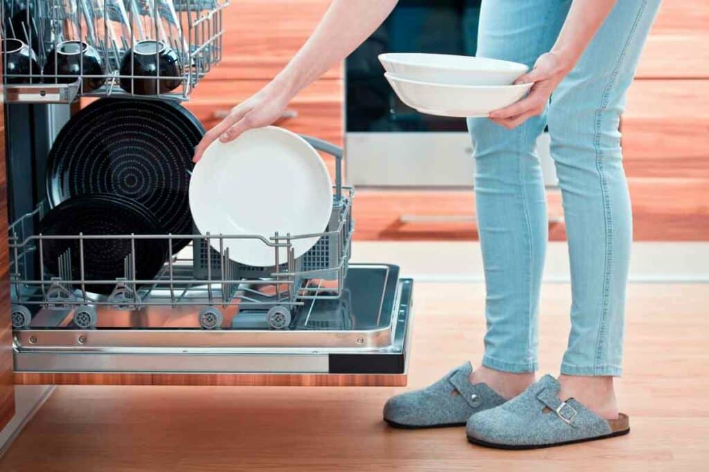 Do Bosch Dishwashers Use Cold Or Hot Water