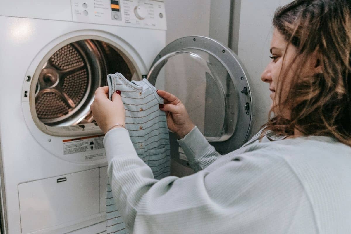 How Many Amps Does A Dryer Use? (Explained)