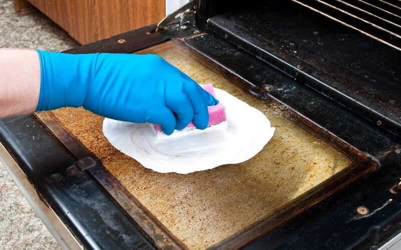How To Clean An Oven Quickly