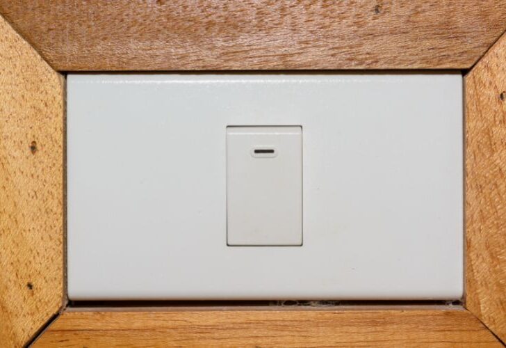 Why Is My Lutron Switch Blinking Red? (Reasons & Solutions)