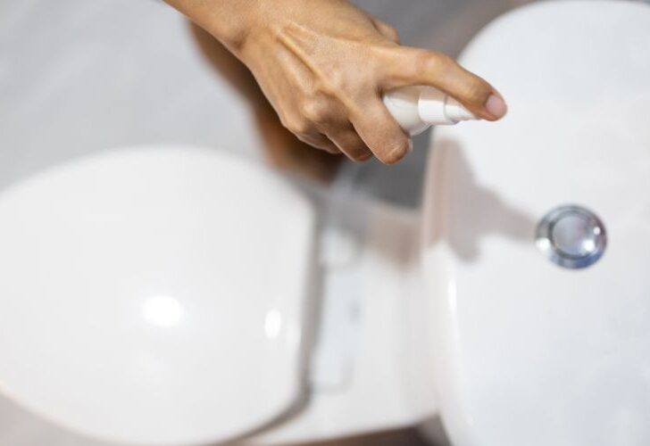 Can You Flush Alcohol Down the Toilet? (Read Before) 1 Can You Flush Alcohol Down the Toilet